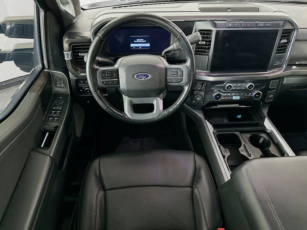 Ford Super Duty F-250 SRW LARIAT 2024