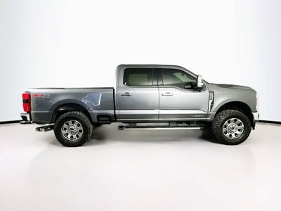 Ford Super Duty F-250 SRW LARIAT 2024