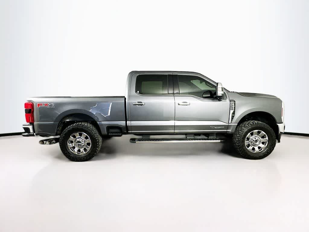 Ford Super Duty F-250 SRW LARIAT 2024