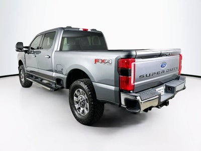 Ford Super Duty F-250 SRW LARIAT 2024