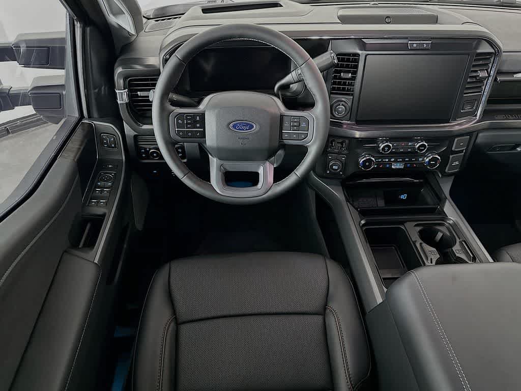 Ford Super Duty F-350 SRW LARIAT 2026