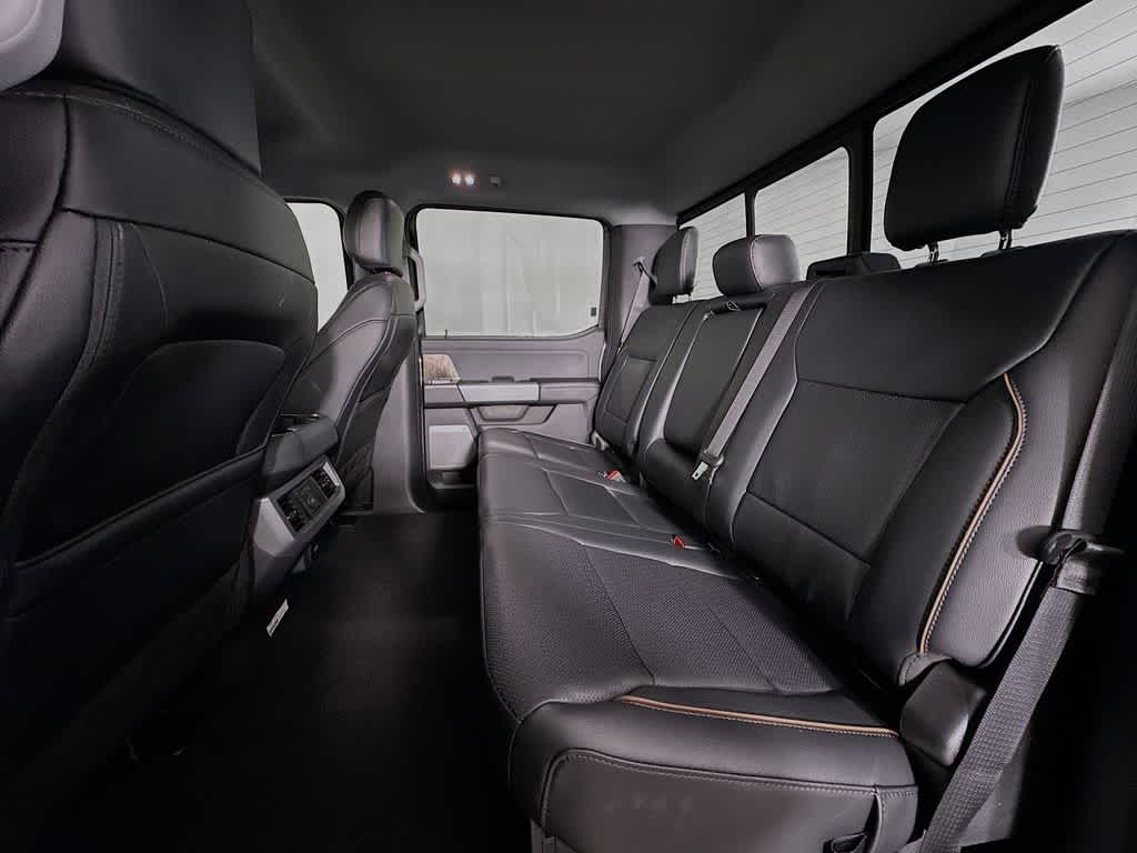 Ford Super Duty F-350 SRW LARIAT 2026