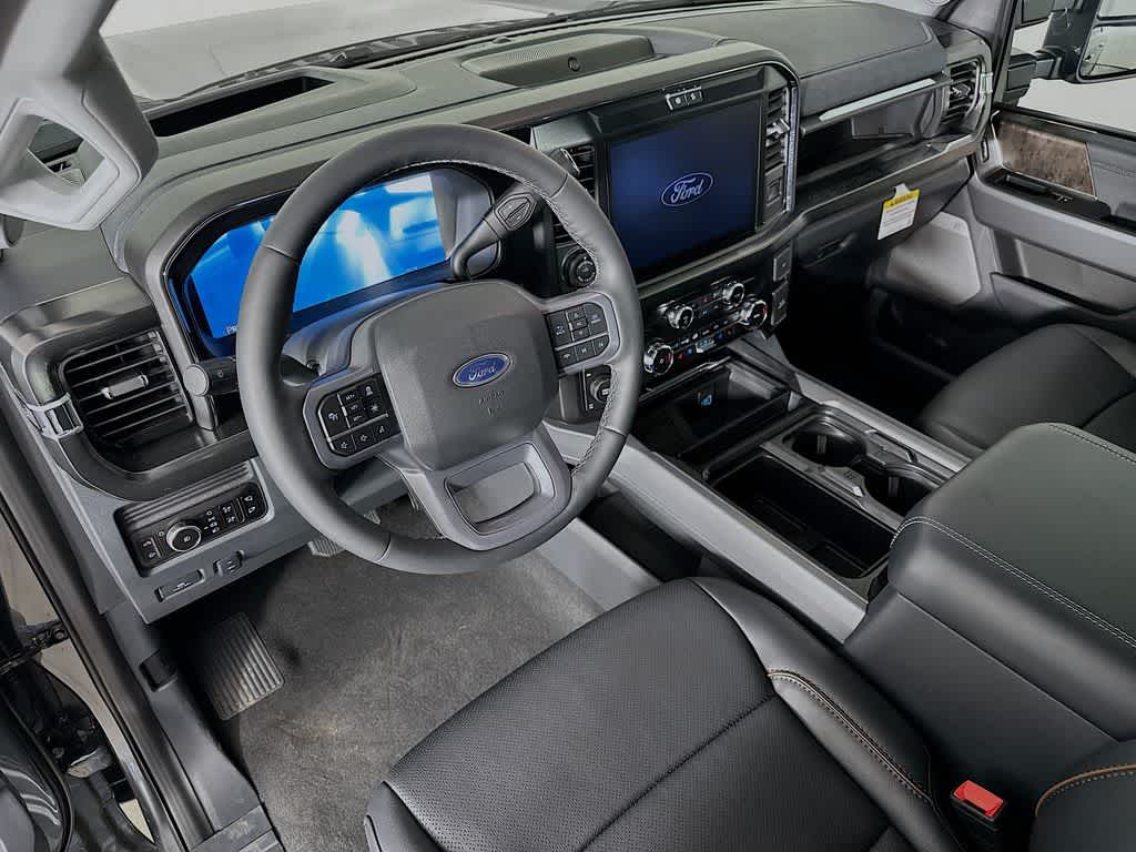 Ford Super Duty F-350 SRW LARIAT 2026
