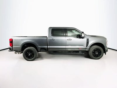 Ford Super Duty F-350 SRW LARIAT 2026