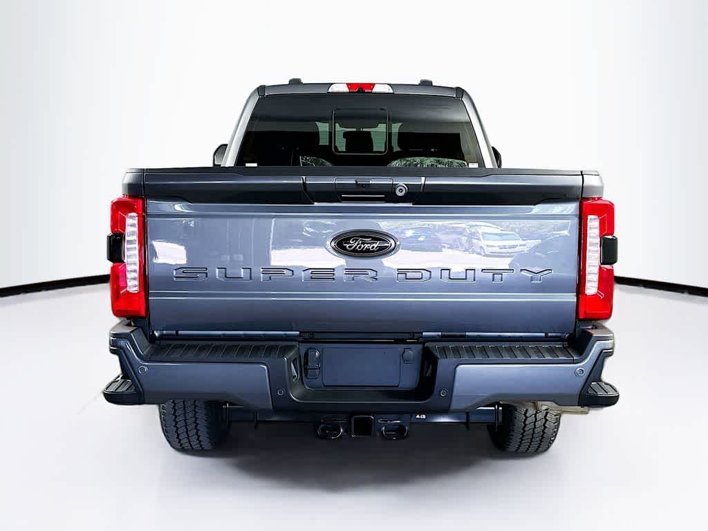 Ford Super Duty F-350 SRW LARIAT 2026
