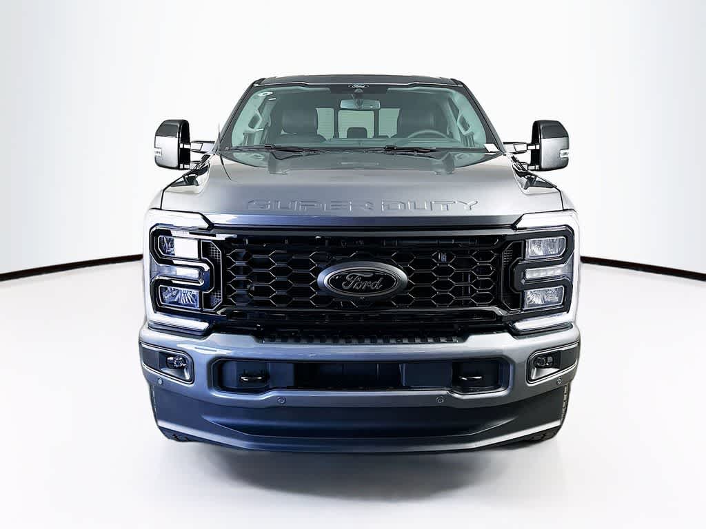 Ford Super Duty F-350 SRW LARIAT 2026