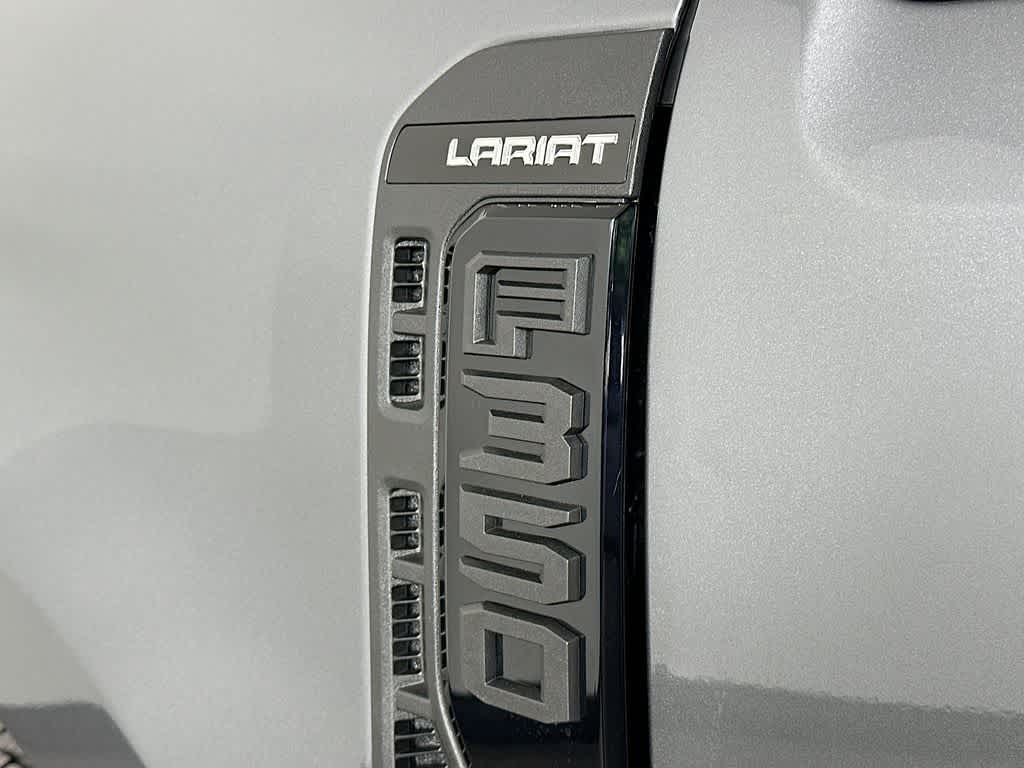Ford Super Duty F-350 SRW LARIAT 2026