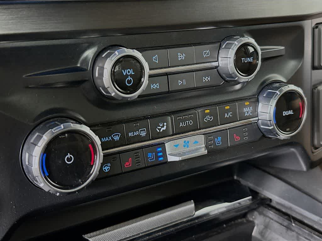 Ford Super Duty F-350 SRW LARIAT 2023