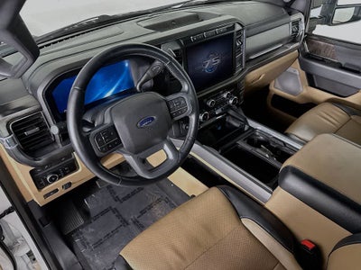 Ford Super Duty F-350 SRW LARIAT 2023