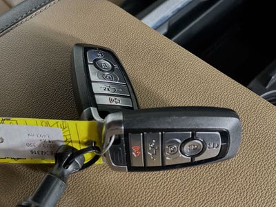 Ford Super Duty F-350 SRW LARIAT 2023