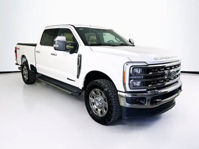 Ford Super Duty F-350 SRW LARIAT 2023