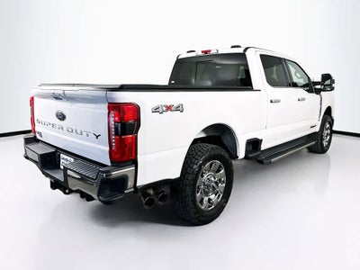 Ford Super Duty F-350 SRW LARIAT 2023