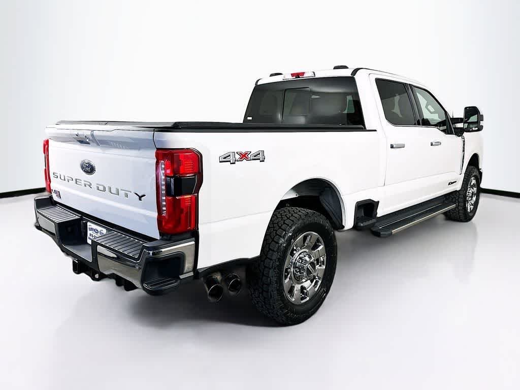 Ford Super Duty F-350 SRW LARIAT 2023