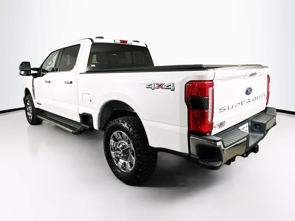 Ford Super Duty F-350 SRW LARIAT 2023