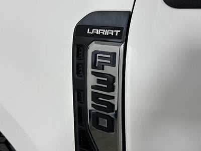 Ford Super Duty F-350 SRW LARIAT 2023