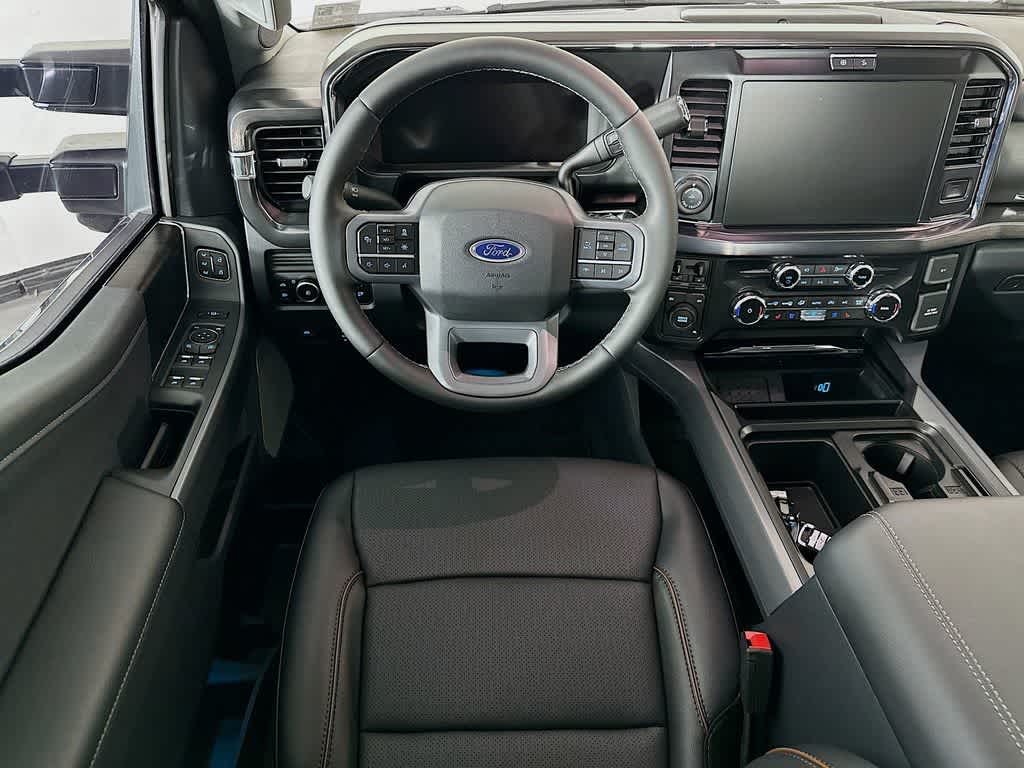 Ford Super Duty F-350 DRW Pickup LARIAT de 2026