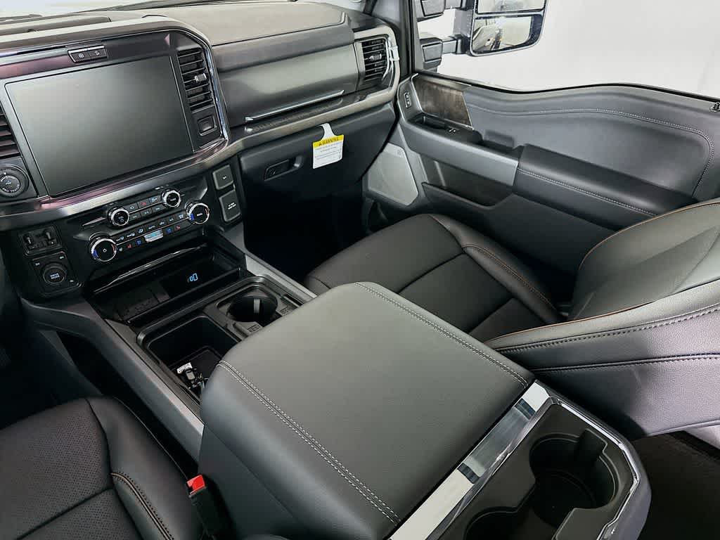 Ford Super Duty F-350 DRW Pickup LARIAT de 2026