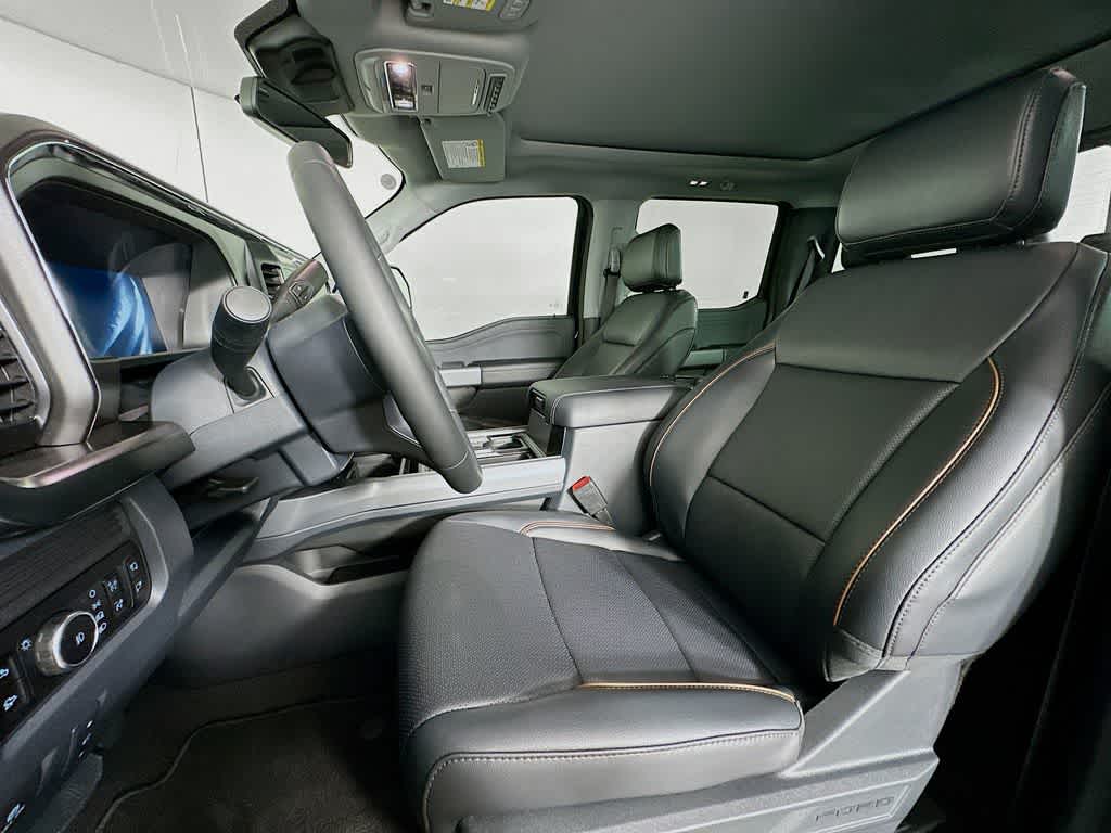 Ford Super Duty F-350 DRW Pickup LARIAT de 2026