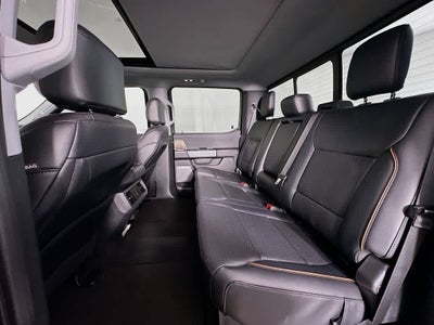 Ford Super Duty F-350 DRW Pickup LARIAT de 2026