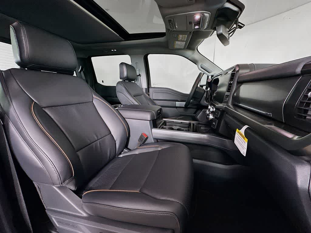 Ford Super Duty F-350 DRW Pickup LARIAT de 2026