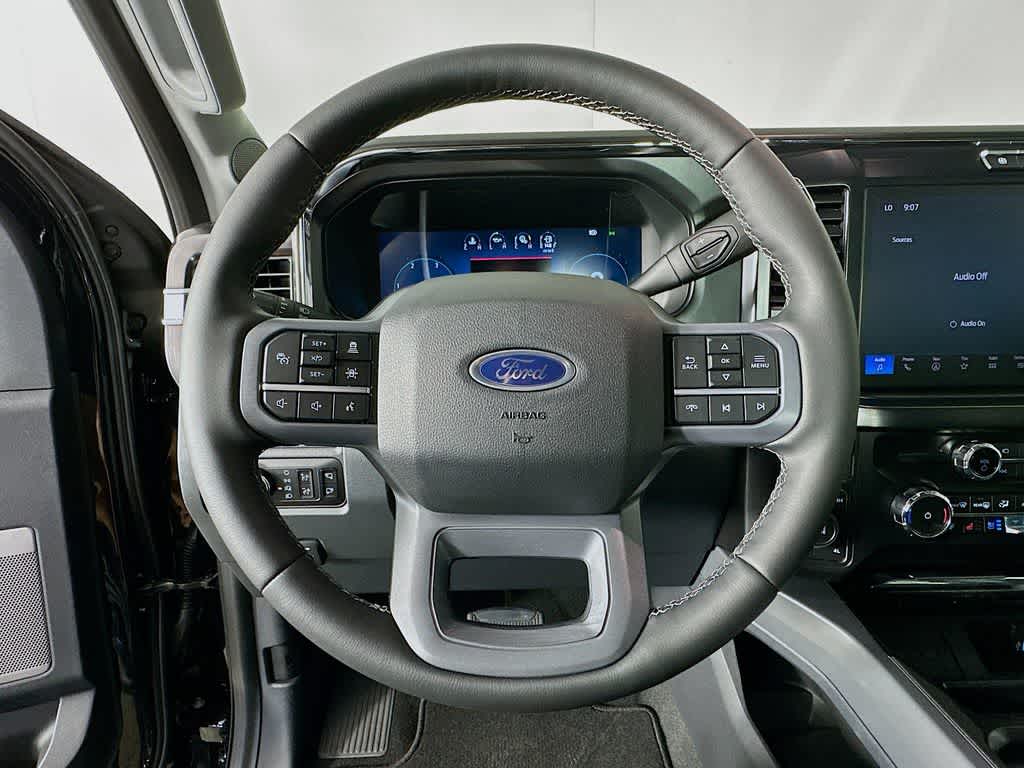 Ford Super Duty F-350 DRW Pickup LARIAT de 2026