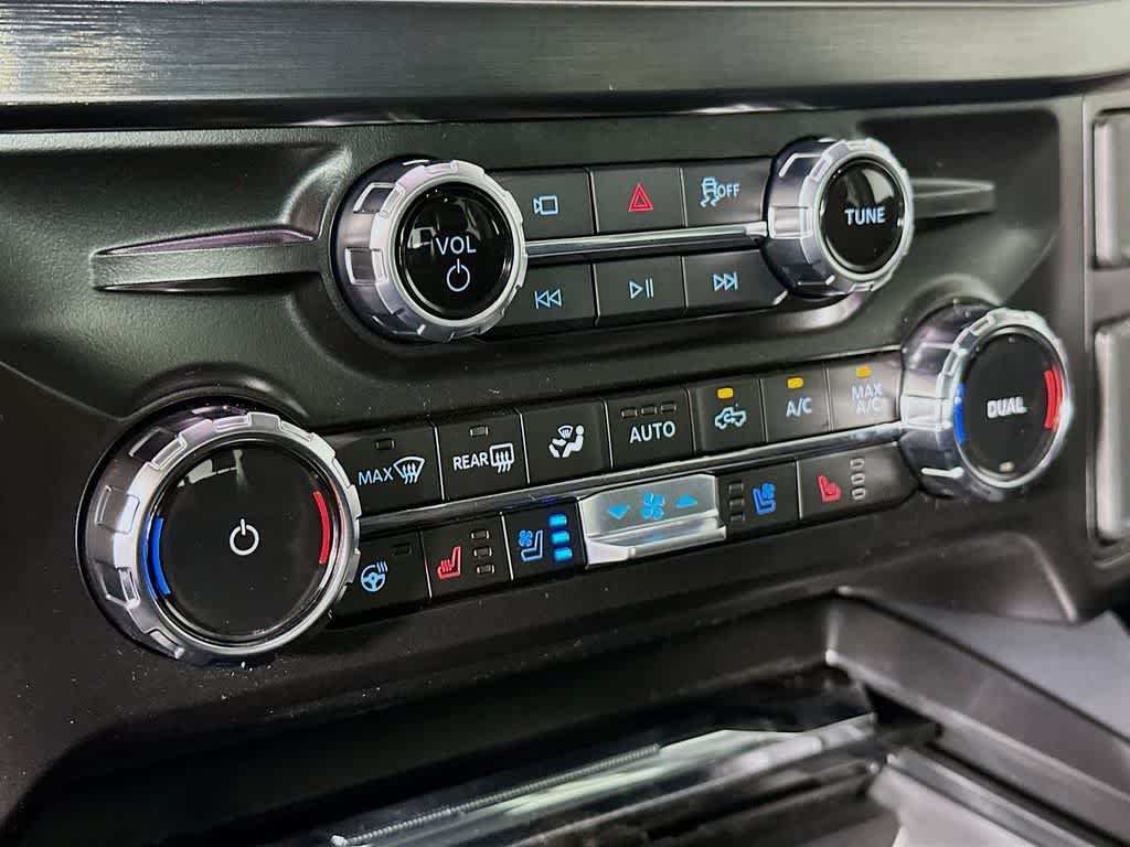 Ford Super Duty F-350 DRW Pickup LARIAT de 2026