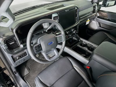 Ford Super Duty F-350 DRW Pickup LARIAT de 2026