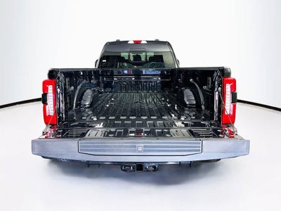 Ford Super Duty F-350 DRW Pickup LARIAT de 2026