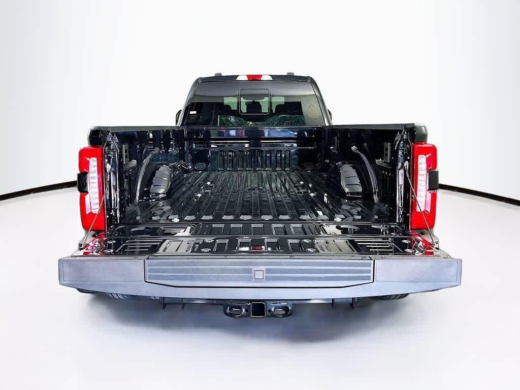 Ford Super Duty F-350 DRW Pickup LARIAT de 2026