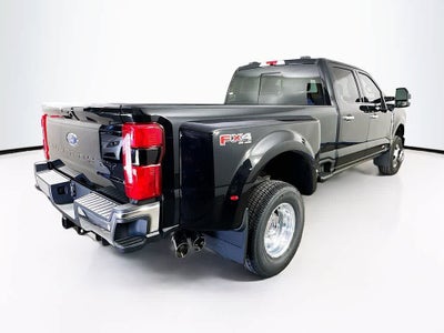 Ford Super Duty F-350 DRW Pickup LARIAT de 2026
