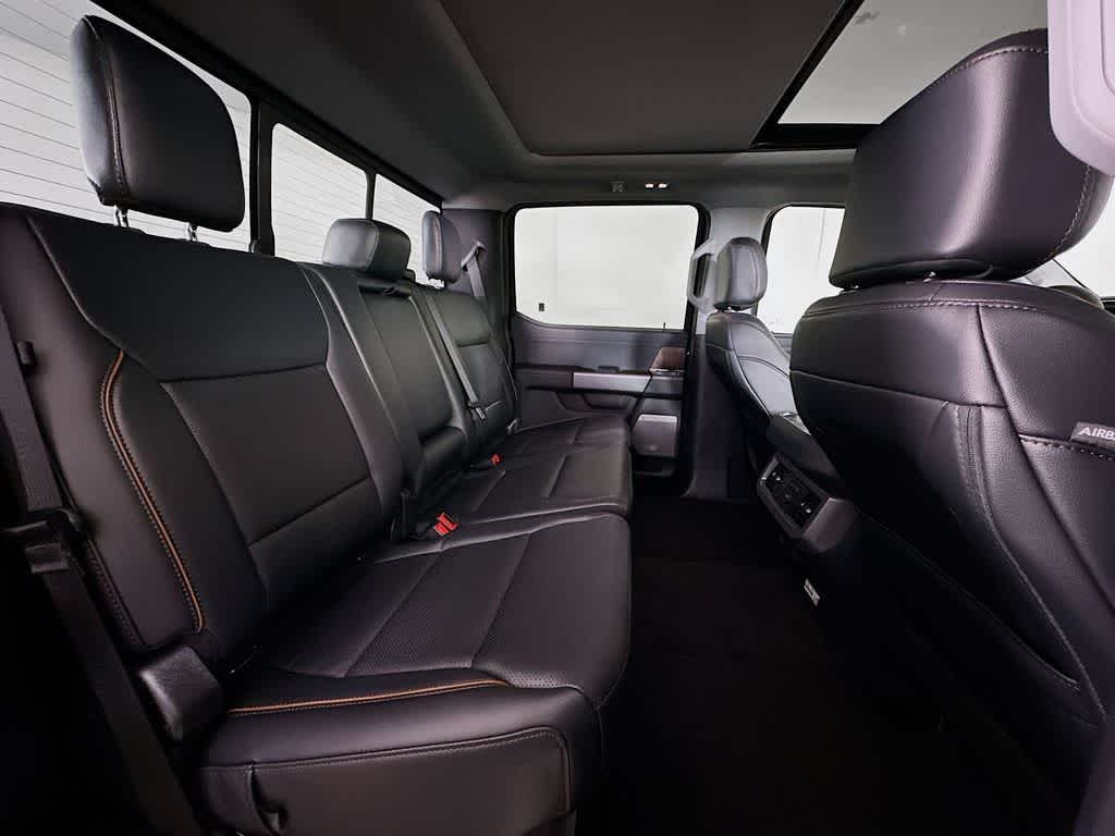 Ford Super Duty F-350 DRW Pickup LARIAT de 2026