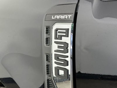 Ford Super Duty F-350 DRW Pickup LARIAT de 2026