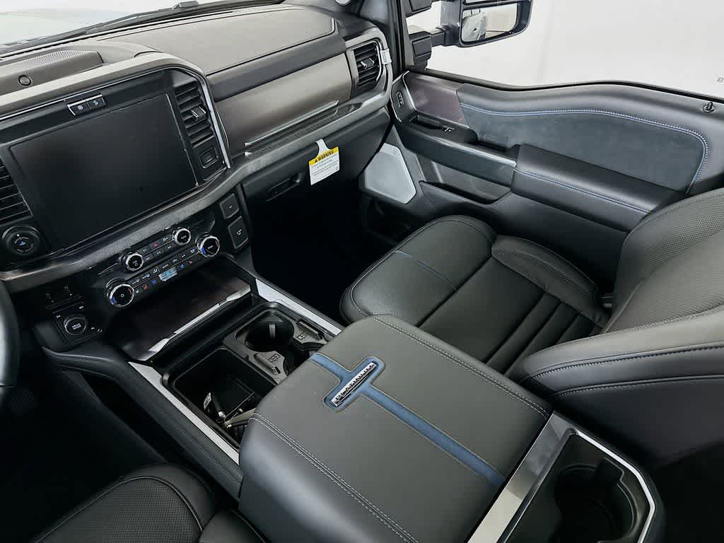 2026 Ford Super Duty F-350 DRW Pickup Platinum
