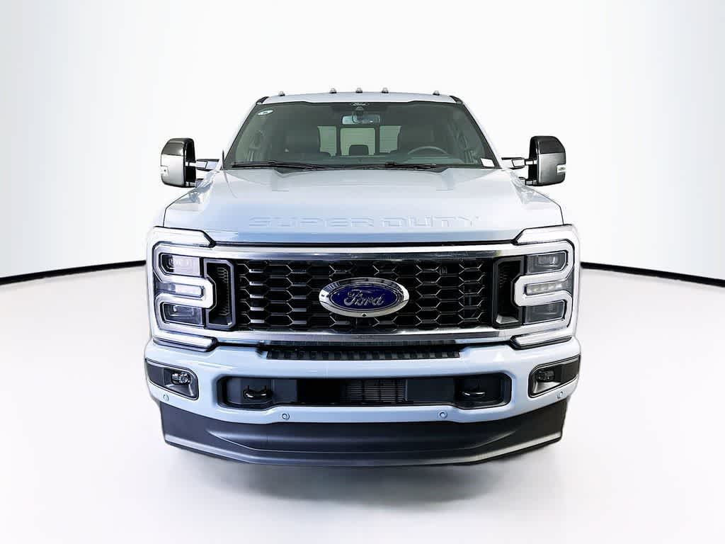 2026 Ford Super Duty F-350 DRW Pickup Platinum