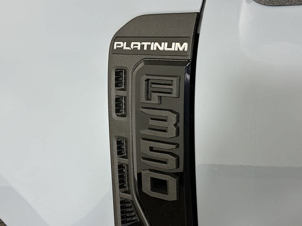 2026 Ford Super Duty F-350 DRW Pickup Platinum