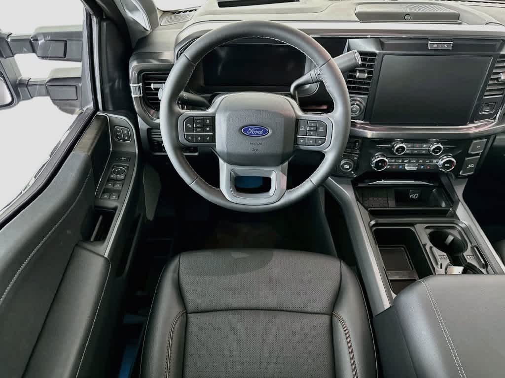 Ford Super Duty F-350 DRW Pickup LARIAT de 2027
