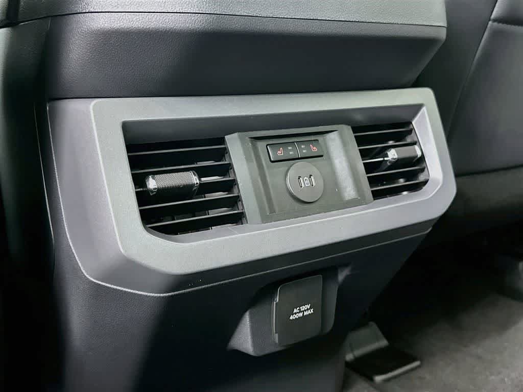 Ford Super Duty F-350 DRW Pickup LARIAT de 2027