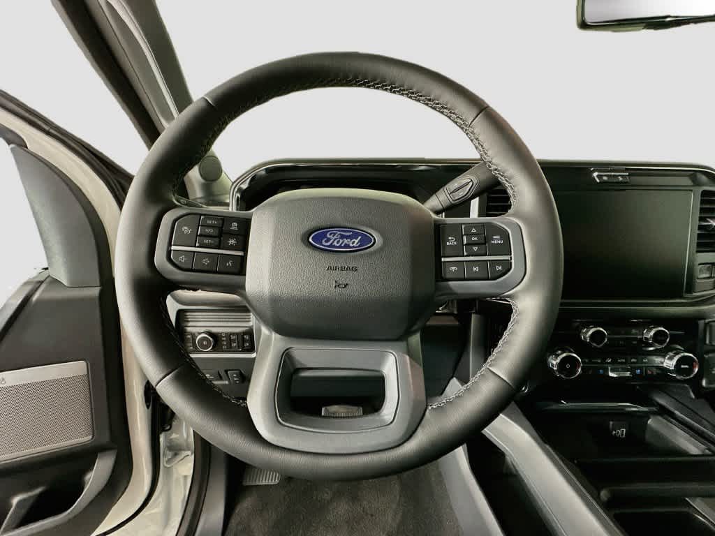 Ford Super Duty F-350 DRW Pickup LARIAT de 2027