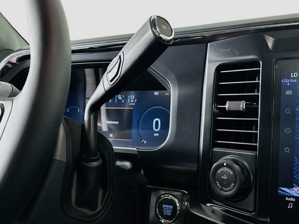 Ford Super Duty F-350 DRW Pickup LARIAT de 2027