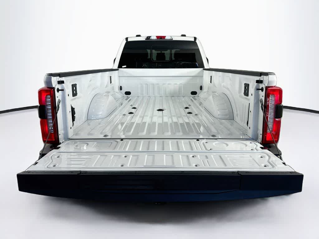 Ford Super Duty F-350 DRW Pickup LARIAT de 2027