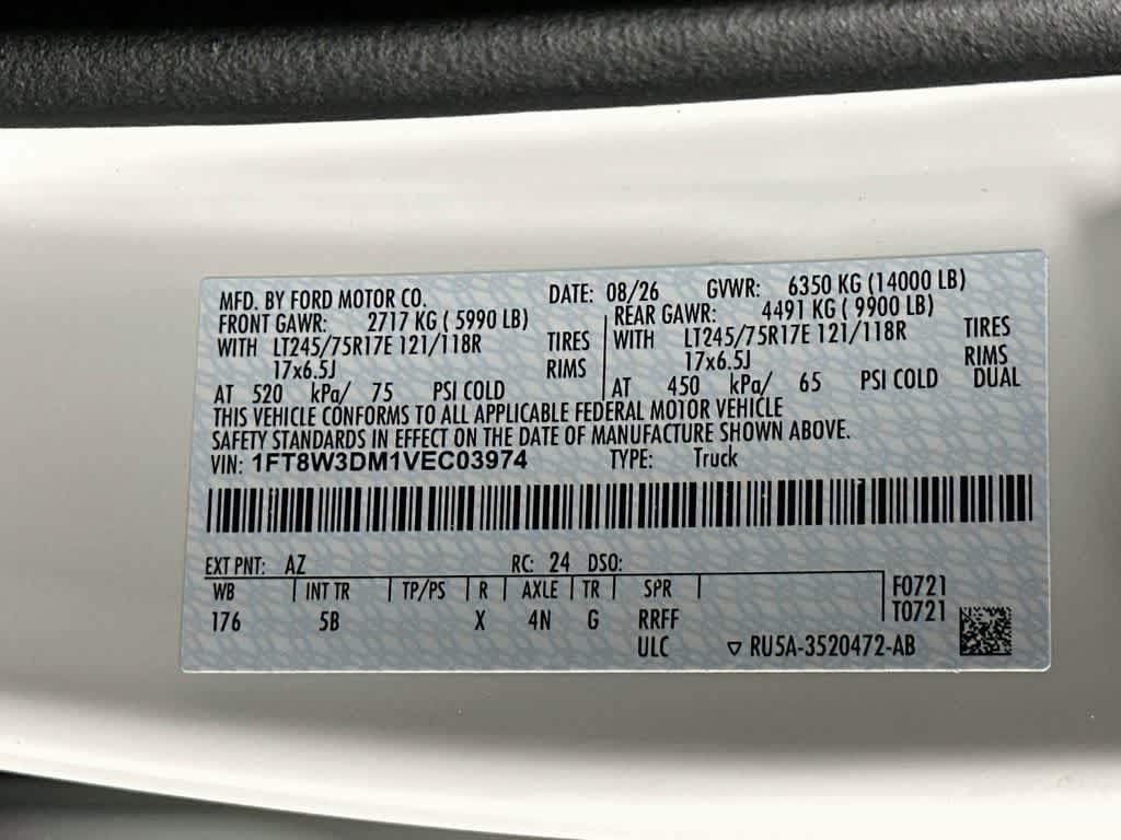 Ford Super Duty F-350 DRW Pickup LARIAT de 2027