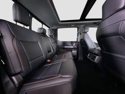 Ford Super Duty F-350 DRW Pickup LARIAT de 2027