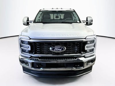 Ford Super Duty F-350 DRW Pickup LARIAT de 2027