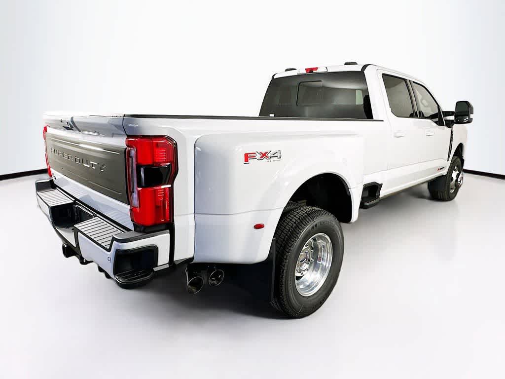 2026 Ford Super Duty F-350 DRW Pickup Platinum