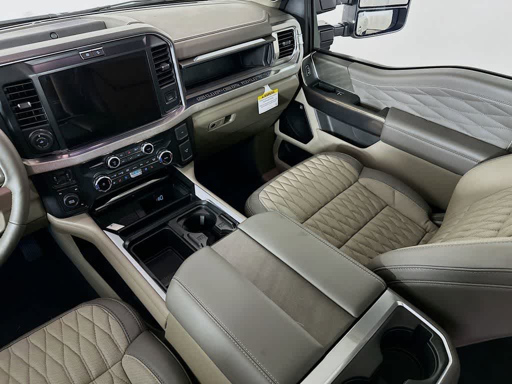 2026 Ford Super Duty F-350 DRW Platinum