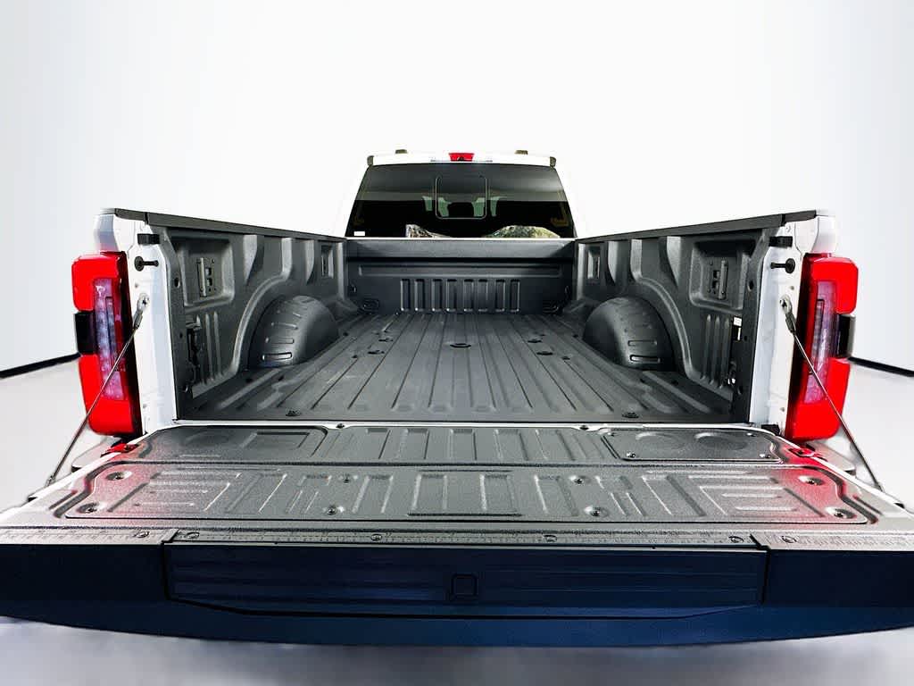 2026 Ford Super Duty F-350 DRW Platinum