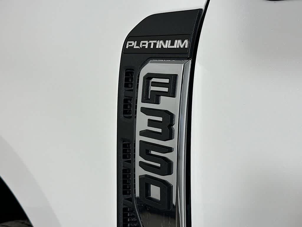 2026 Ford Super Duty F-350 DRW Platinum