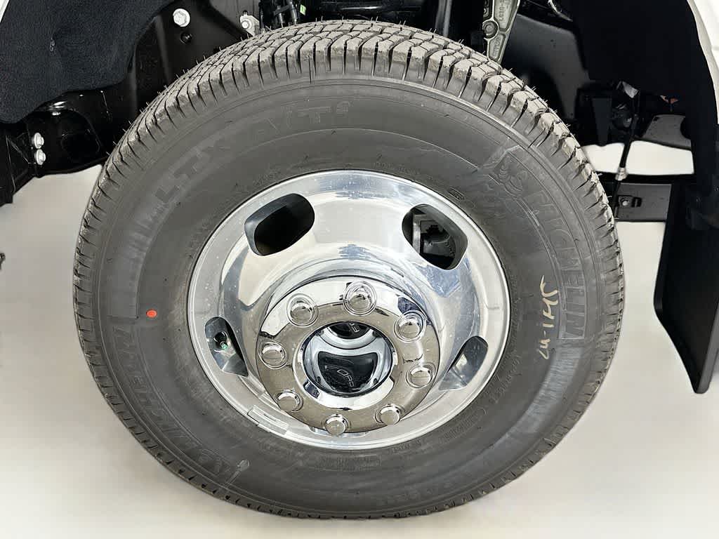 2026 Ford Super Duty F-350 DRW Platinum