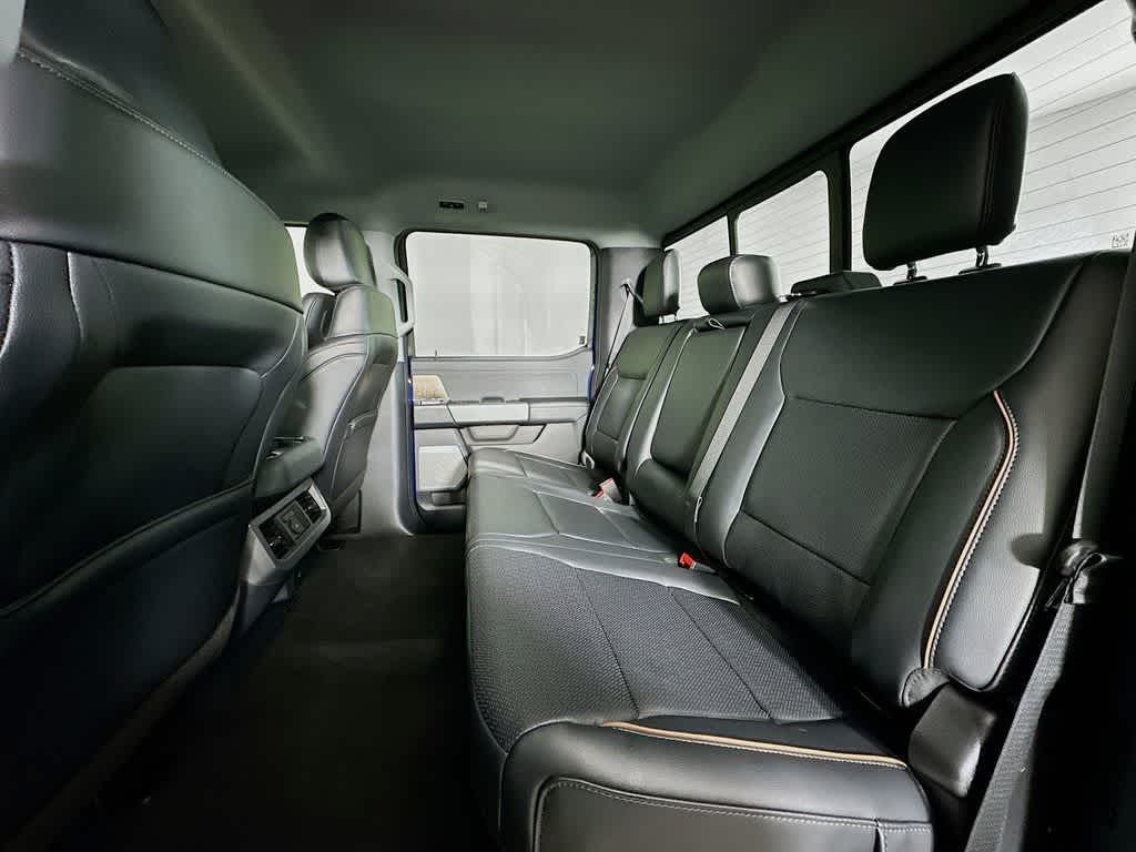 Ford Super Duty F-350 DRW LARIAT 2026