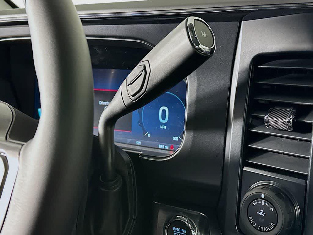 Ford Super Duty F-350 DRW LARIAT 2026